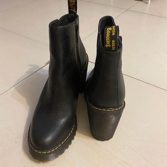 DrMartens Women’s Leather Heeled Chelsea Boots - Picture 2 of 4